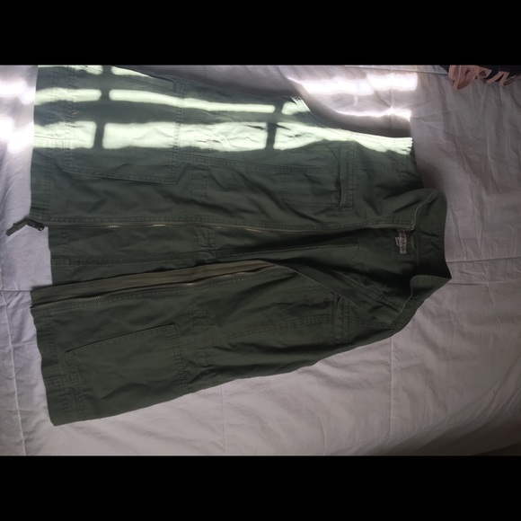 Green no sleeve coat size L from Target - Picture 2 of 4